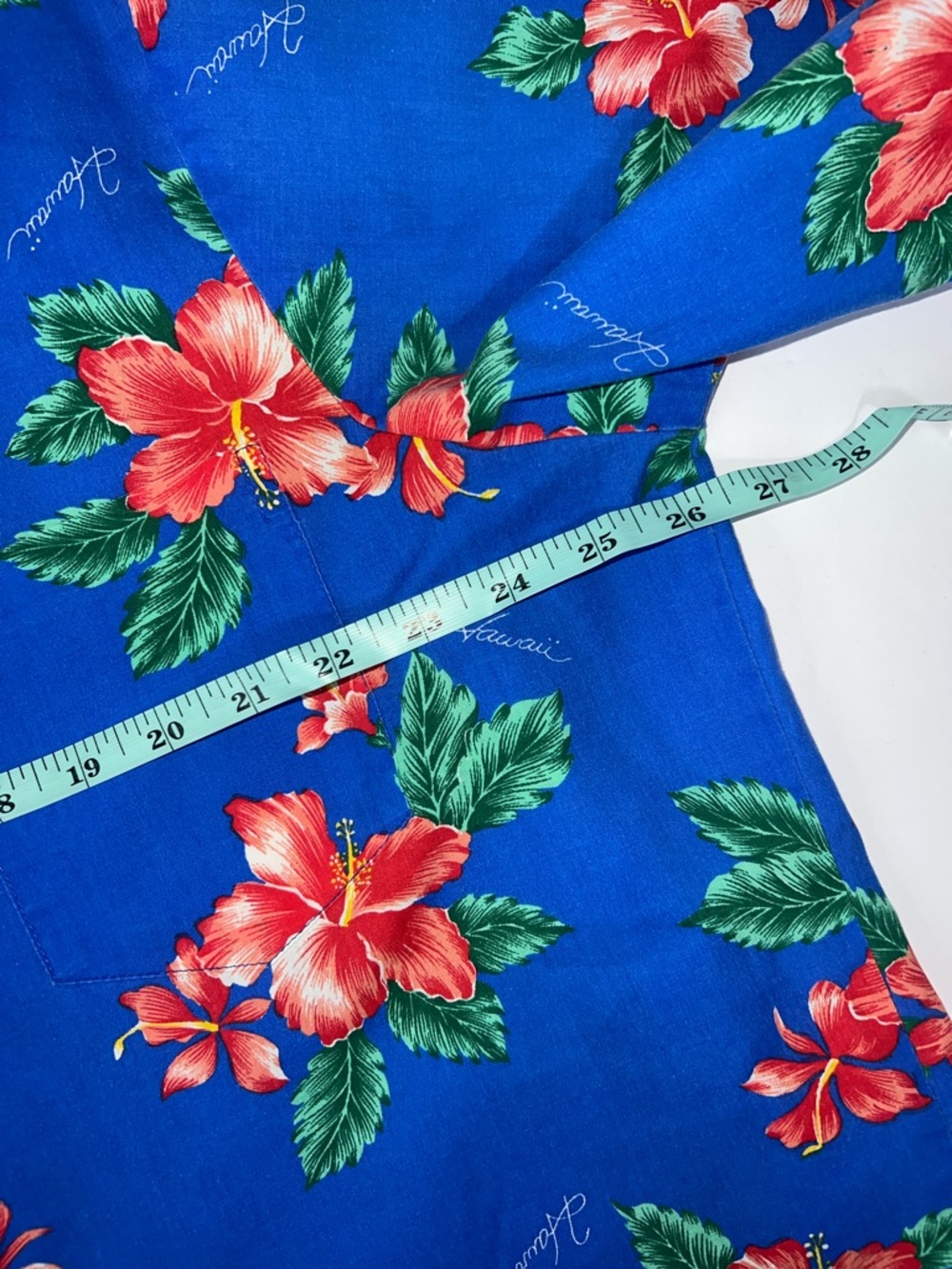 Hilo Hattie Men’s Royal Blue Hawaiian Shirt with Red Hibiscus XL - Picture 5 of 7